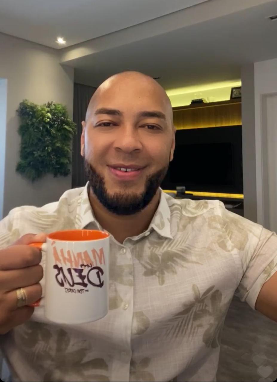 Ton Carfi fala sobre o projeto “Manhã com Deus” e o lançamento de mais uma canção do álbum Tríade