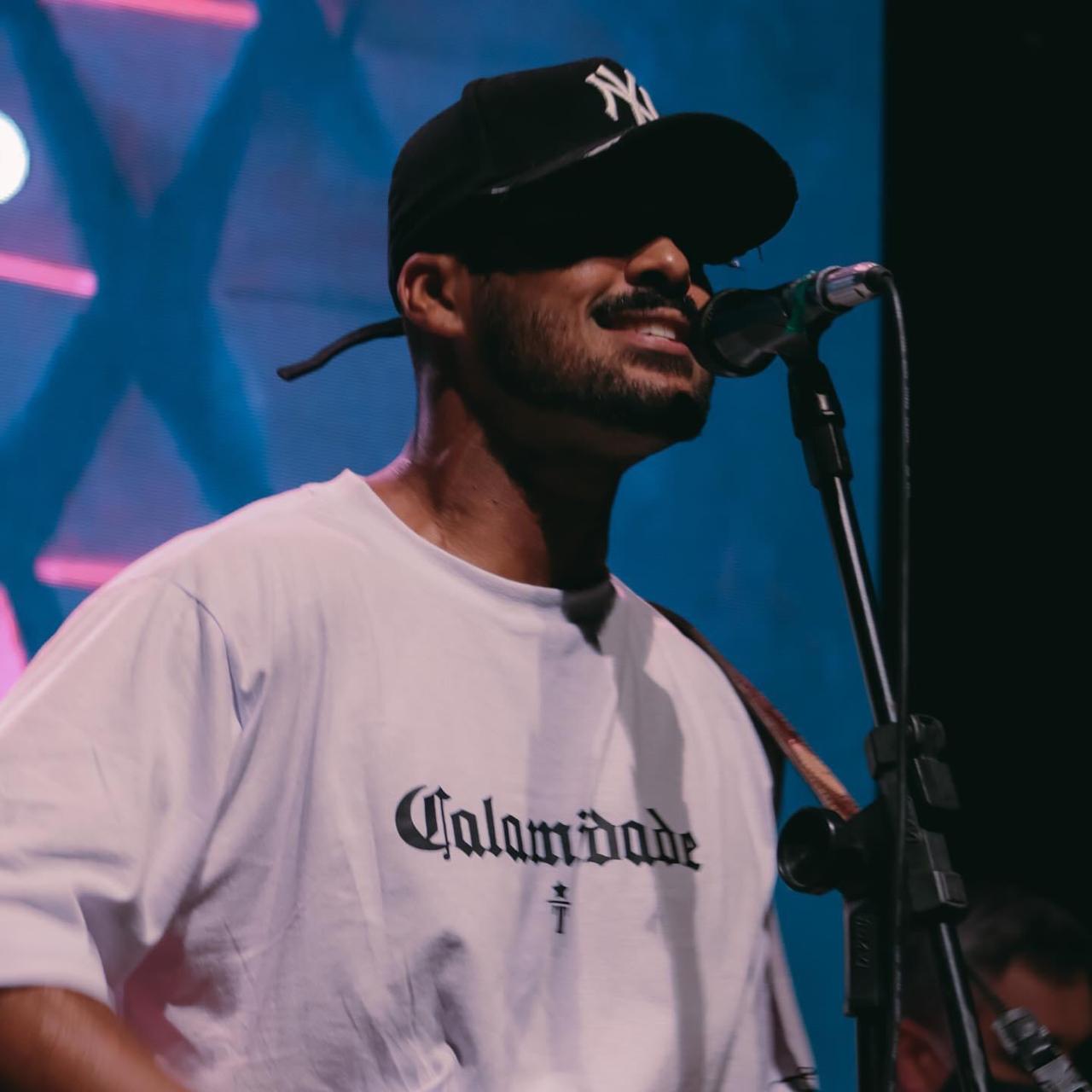 Paulinho Faria lança versão acústica de “Calamidade”