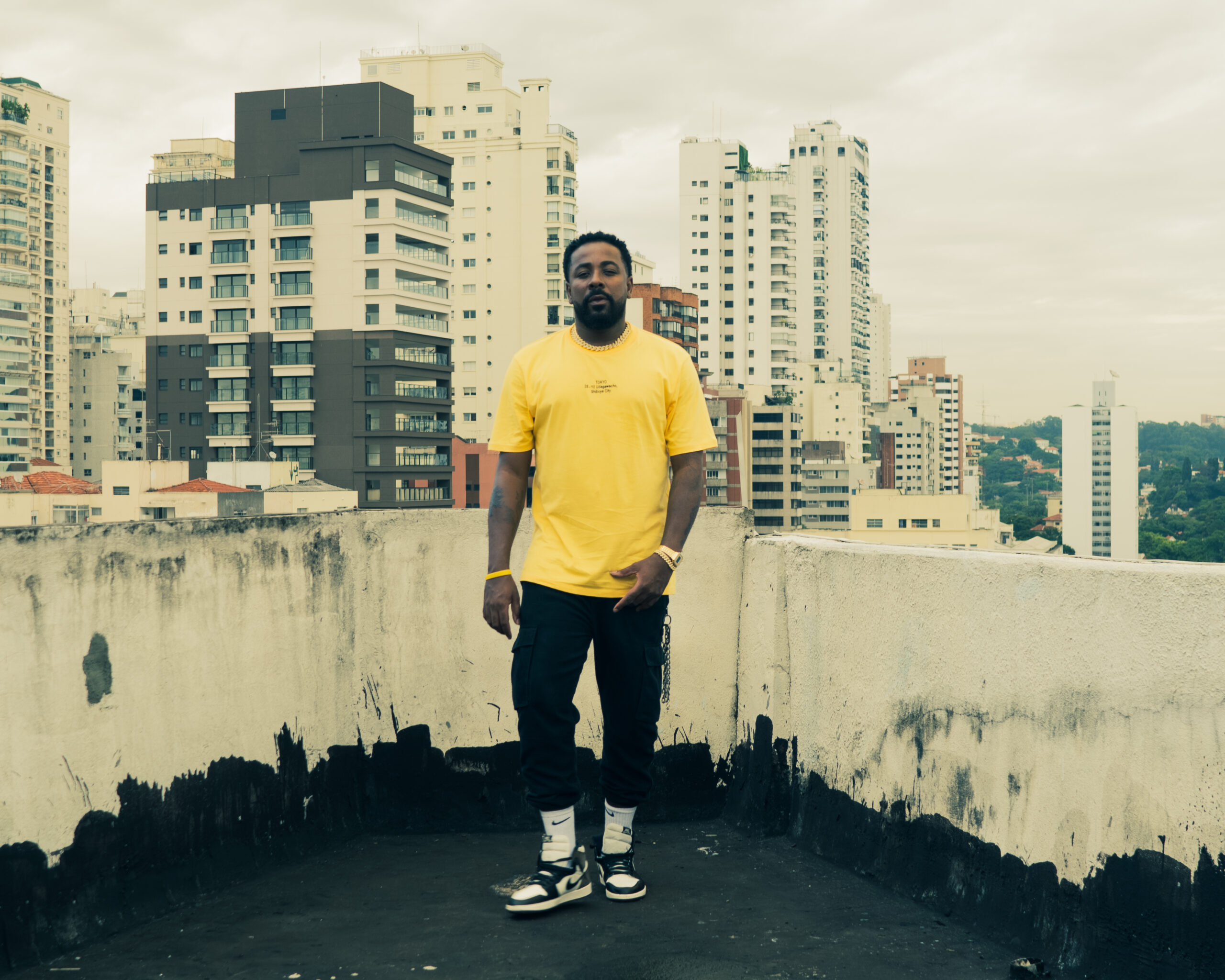 Clovis apresenta “Você Acredita?”, uma pergunta cantada que conduz a Deus