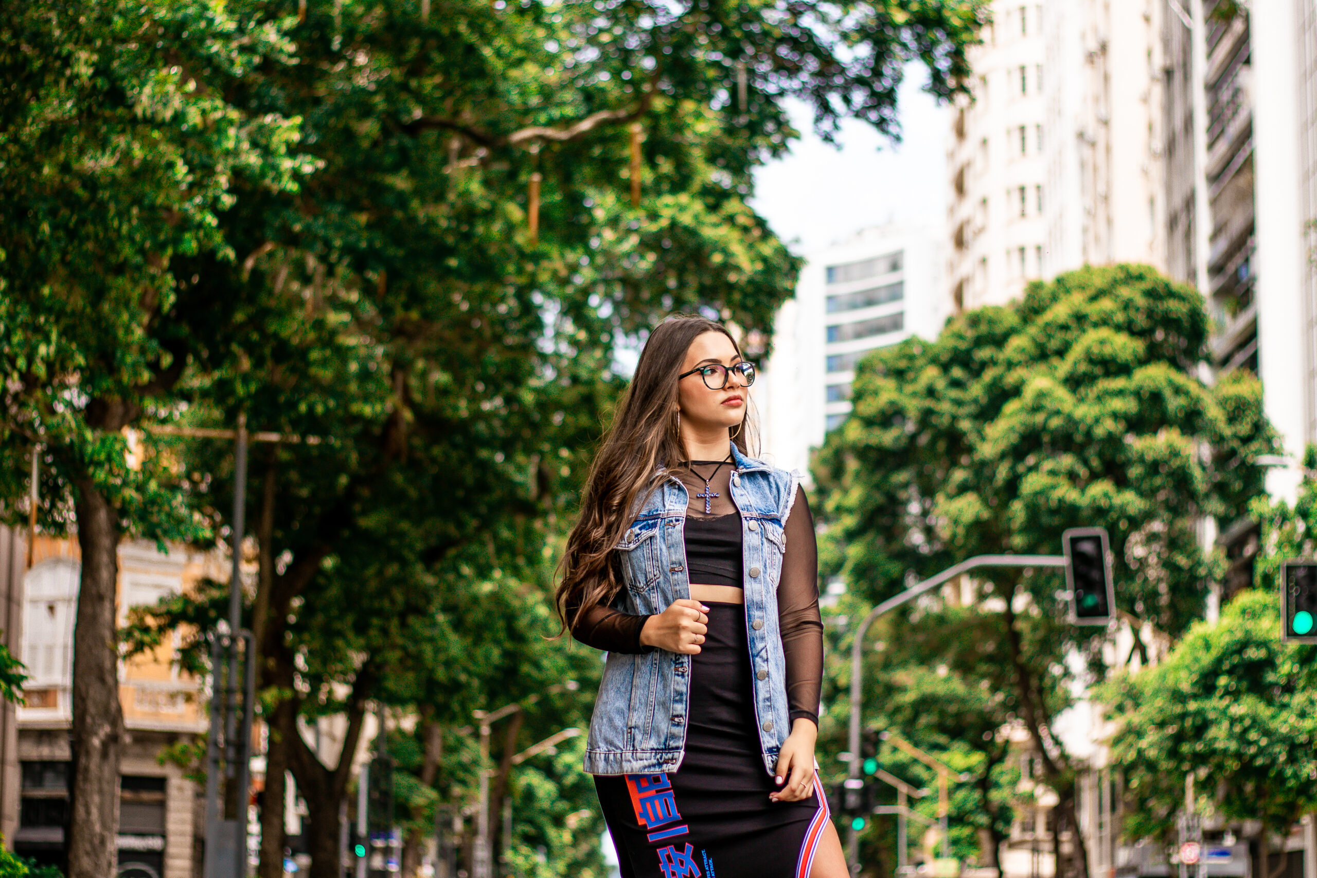 Aos 14 anos, Giullia Lima assina com a Nova Fase Distribuição e prepara estreia no streaming