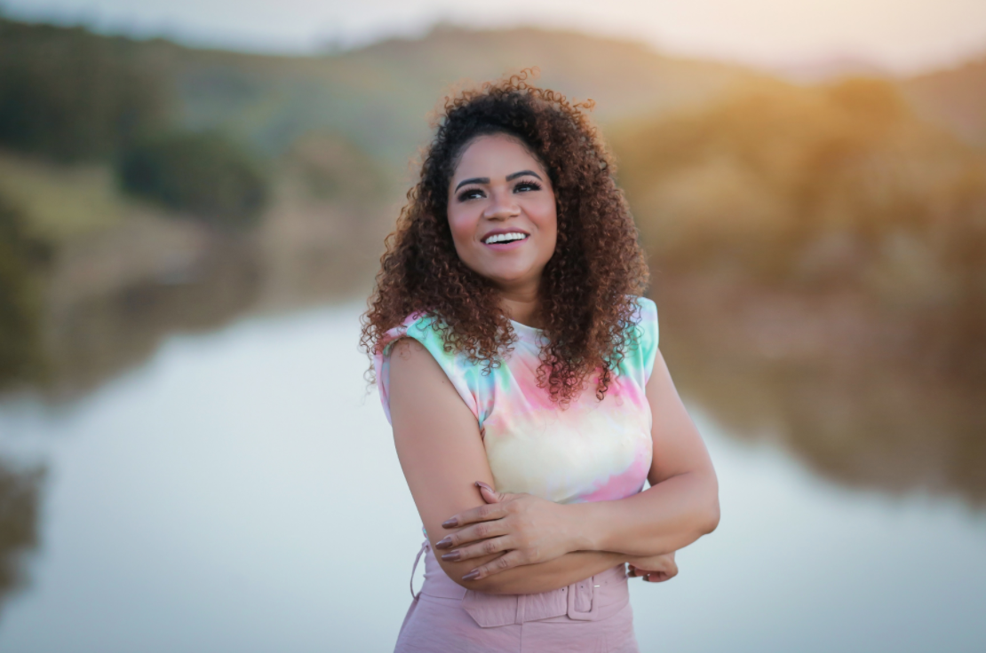 Cassy Oliveira apresenta o single “Que Diremos Nós”pela Central Gospel Music