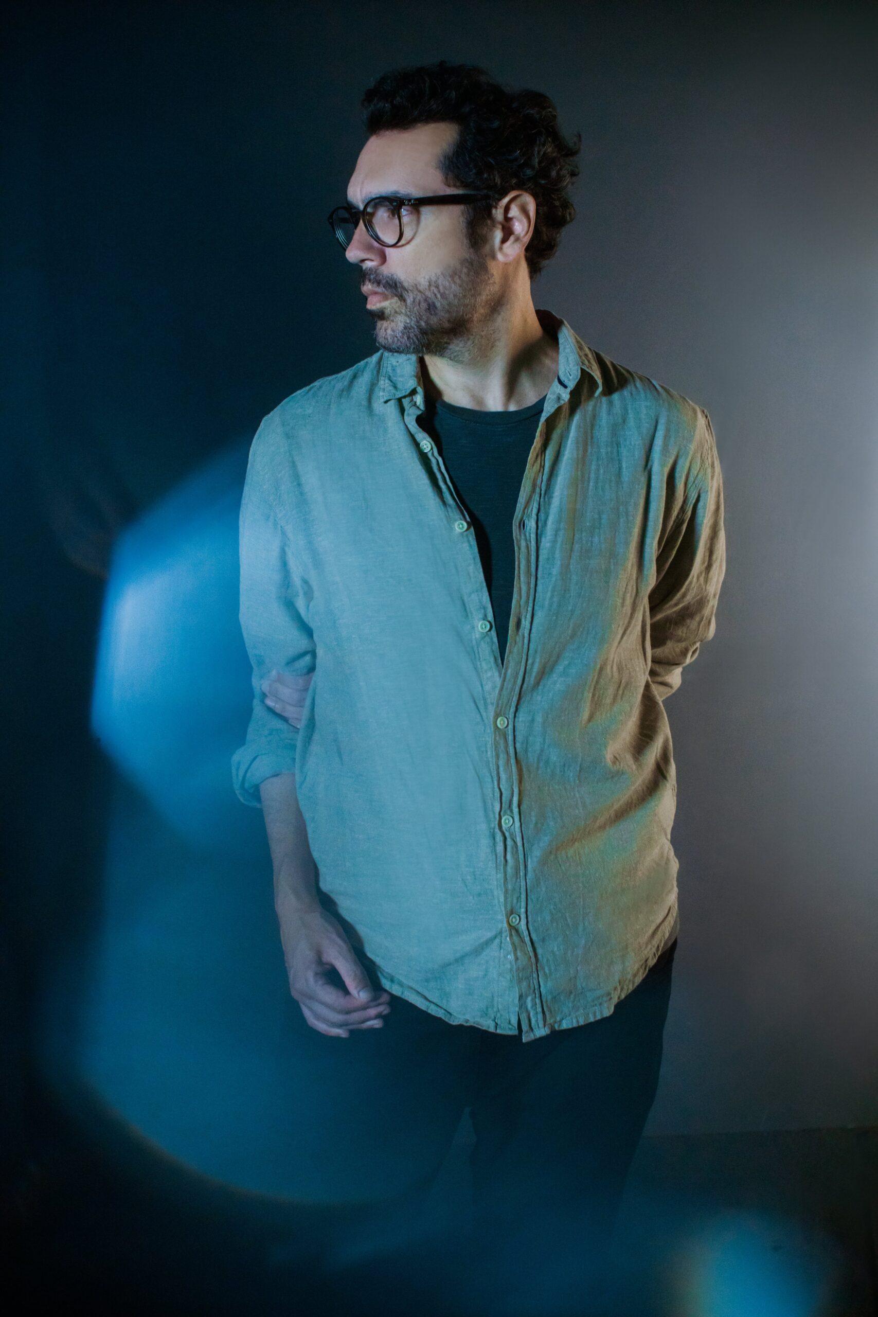 Felipe Valente vive nova fase e lança o single indie “Cais”