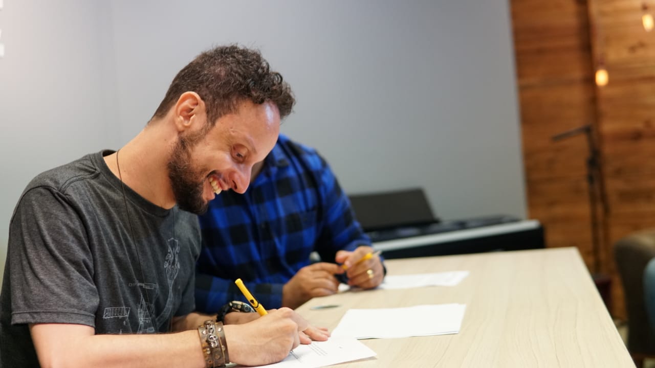Edu Lucassi é anunciado como o mais novo nome da gravadora Graça Music do missionário RR Soares