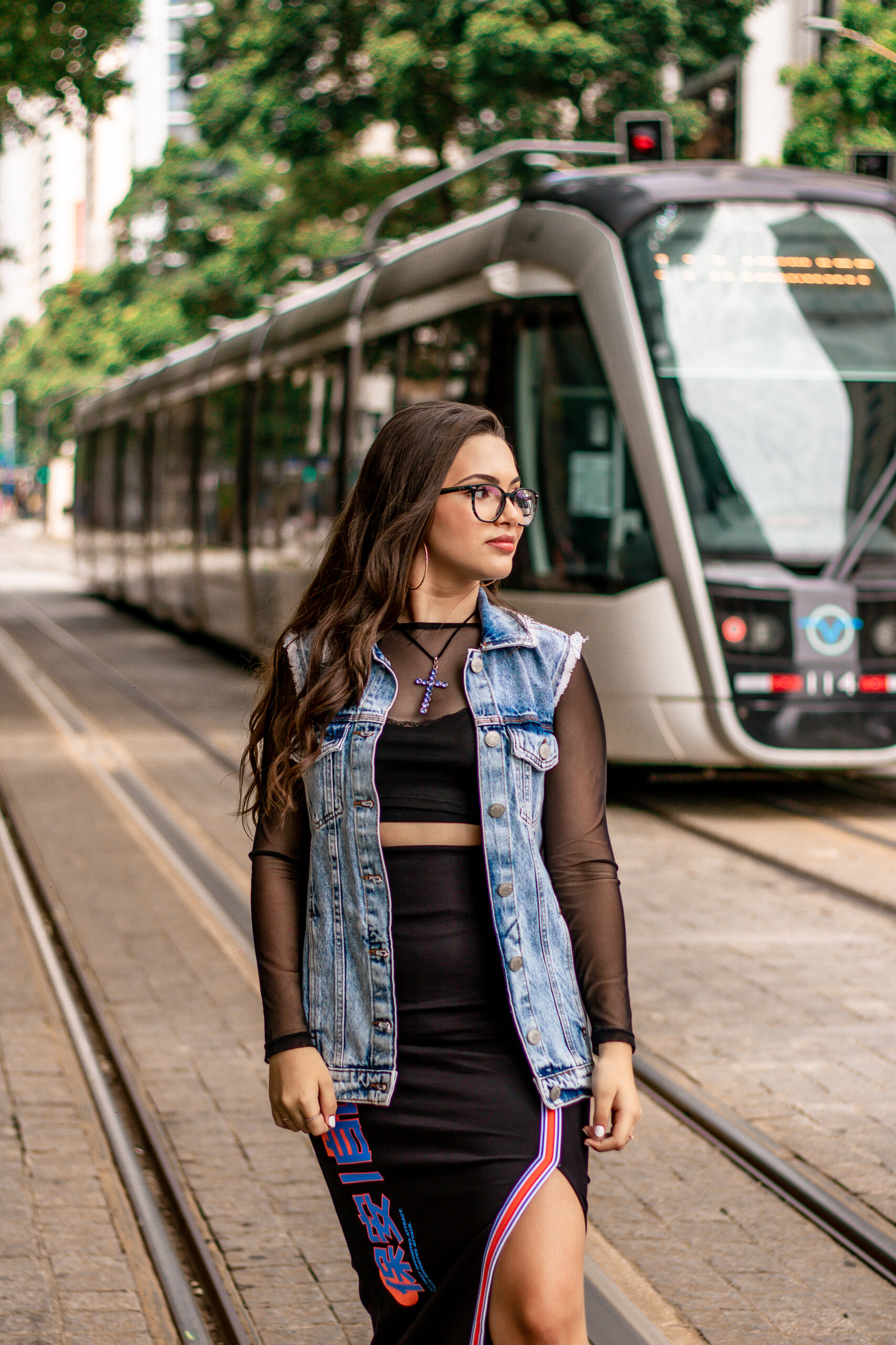 Após completar 15 anos, Giullia Lima estreia nas plataformas com single “Mais Alto”
