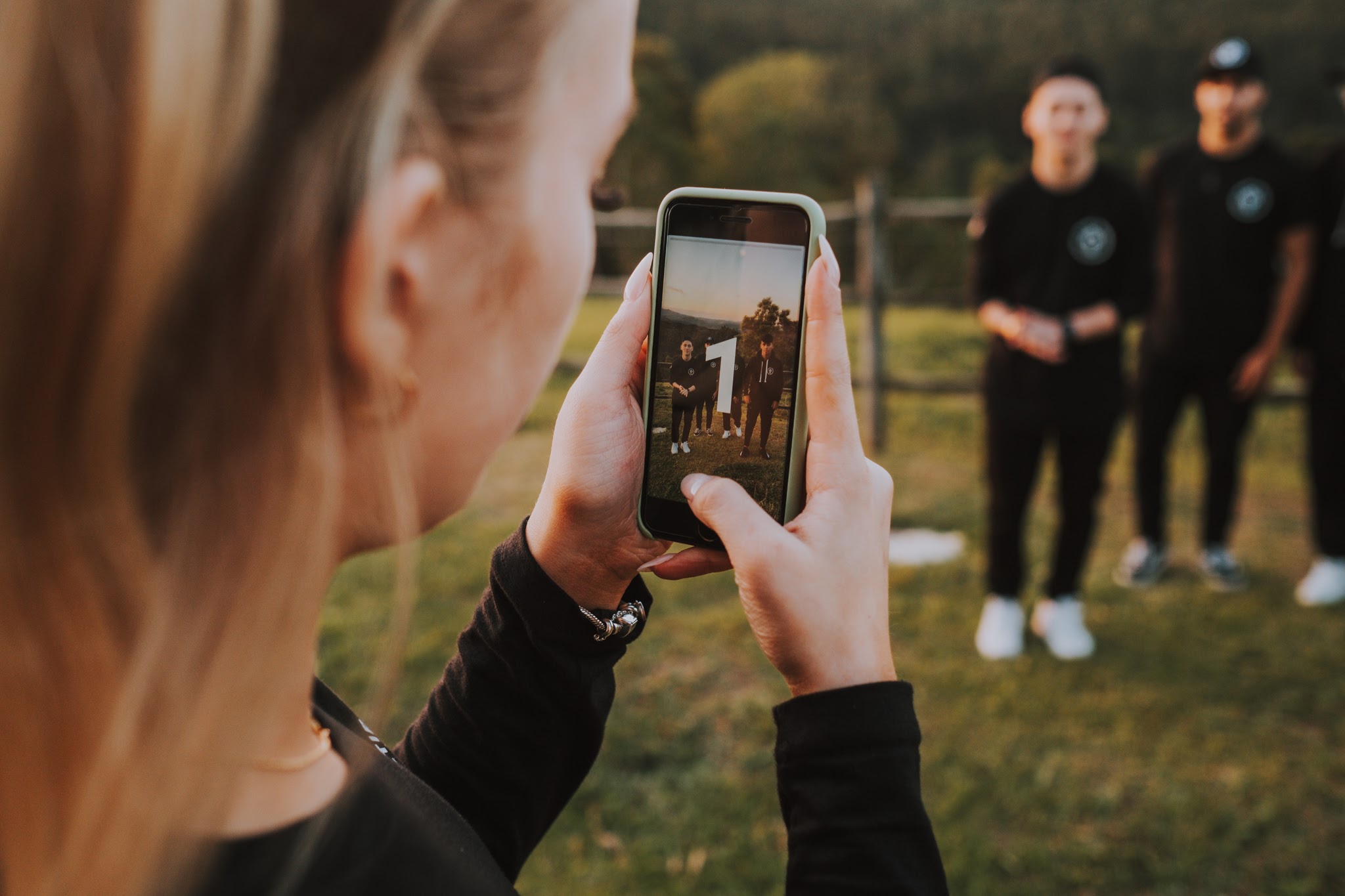 Glorify estreia no TikTok e reúne principais influenciadores cristãos em retiro