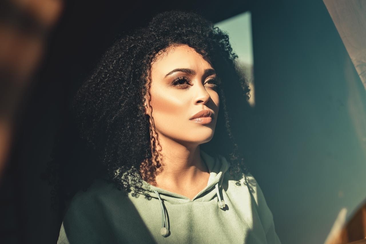 Cantora estreia no mercado gospel com o single “Fala” e ultrapassa 50 mil plays no Spotify. Maysa Ramos também acabou de gravar um DVD com sete faixas