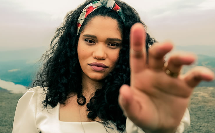 Rafaela Moreira lança clipe de seu novo single – Santidade