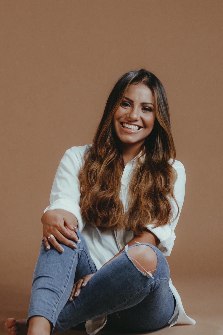 Gabriela Rocha ultrapassa 1 BILHÃO com EP CÉU nas plataformas digitais