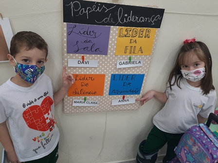 Comitê americano visita Escola Cristã para ouvir alunos