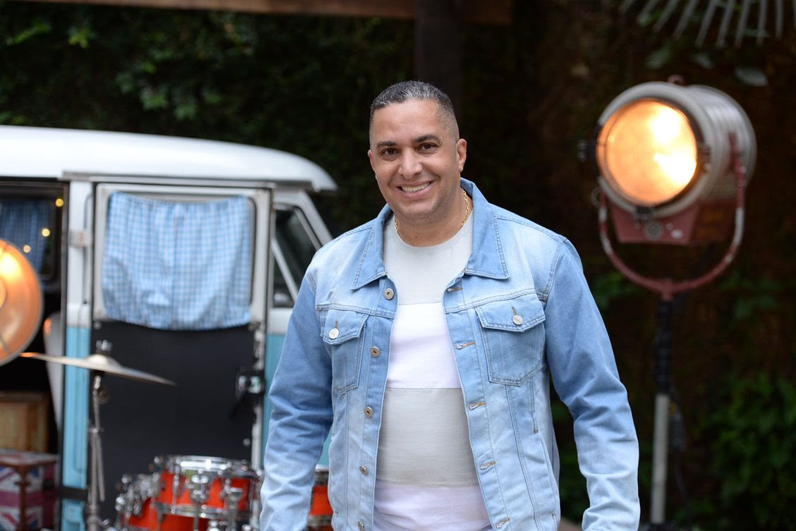 Waguinho faz releitura do hit “Tá Chorando Por Quê?” em ritmo de samba