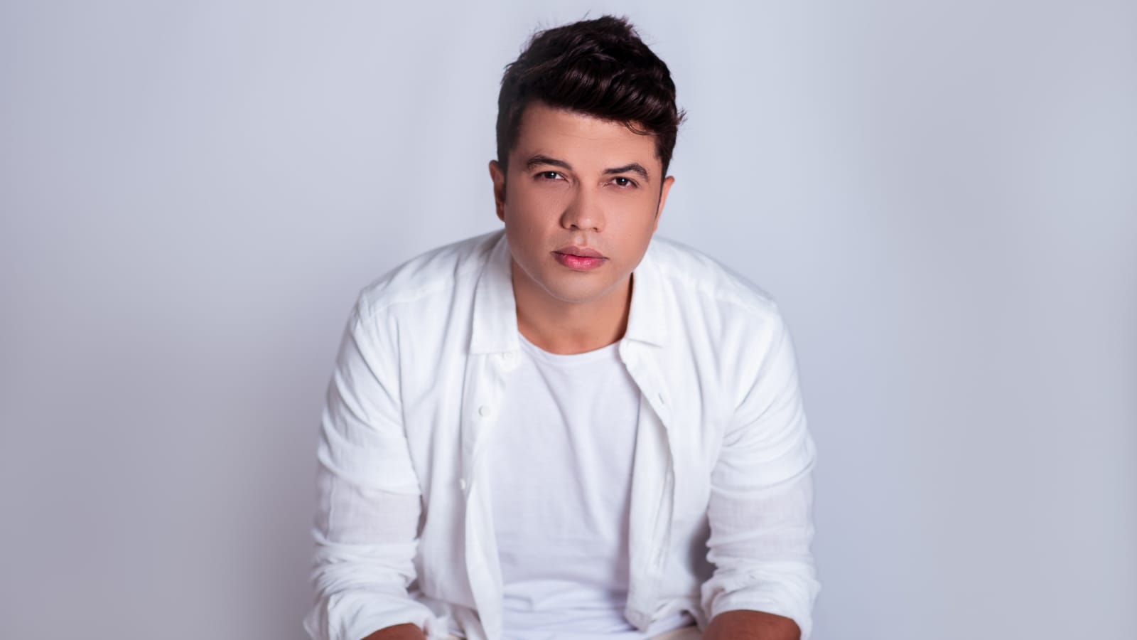 Raony Farsura lança “A Ti Esperar” e faz parte do novo selo Flame Music no Brasil