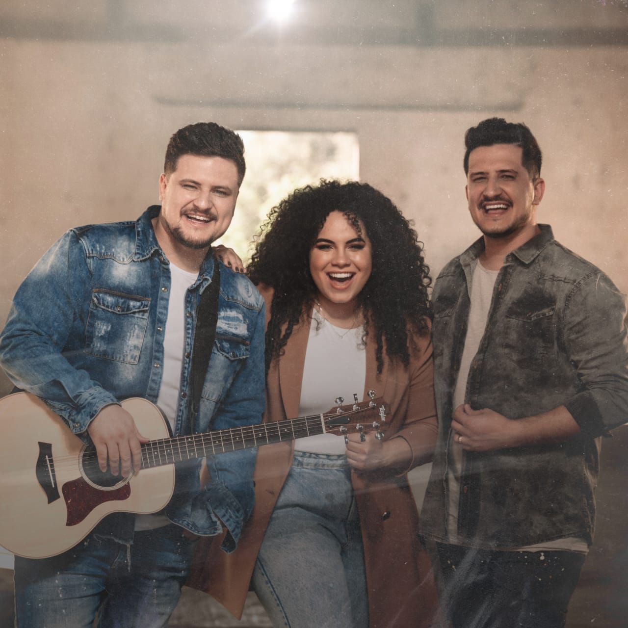 André e Felipe, collab Rebeca Carvalho, cantam o poder de Jesus em “Meu Herói”
