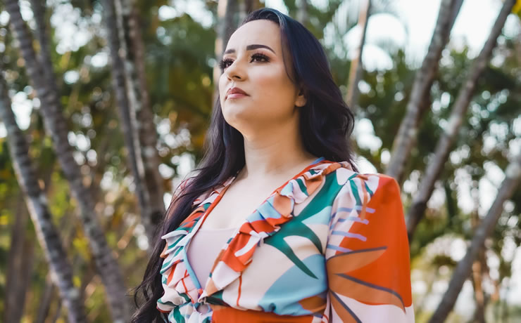 Juliana Silva traz renovo aos corações com “Deus Vai Fazer Milagre”, seu novo single