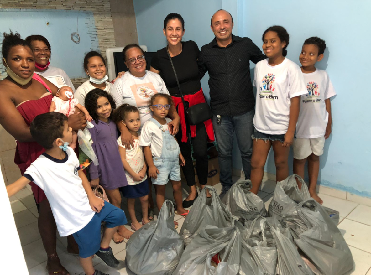 Lu Rodrigues arrecada mais de 100 kg de alimentos em ação social