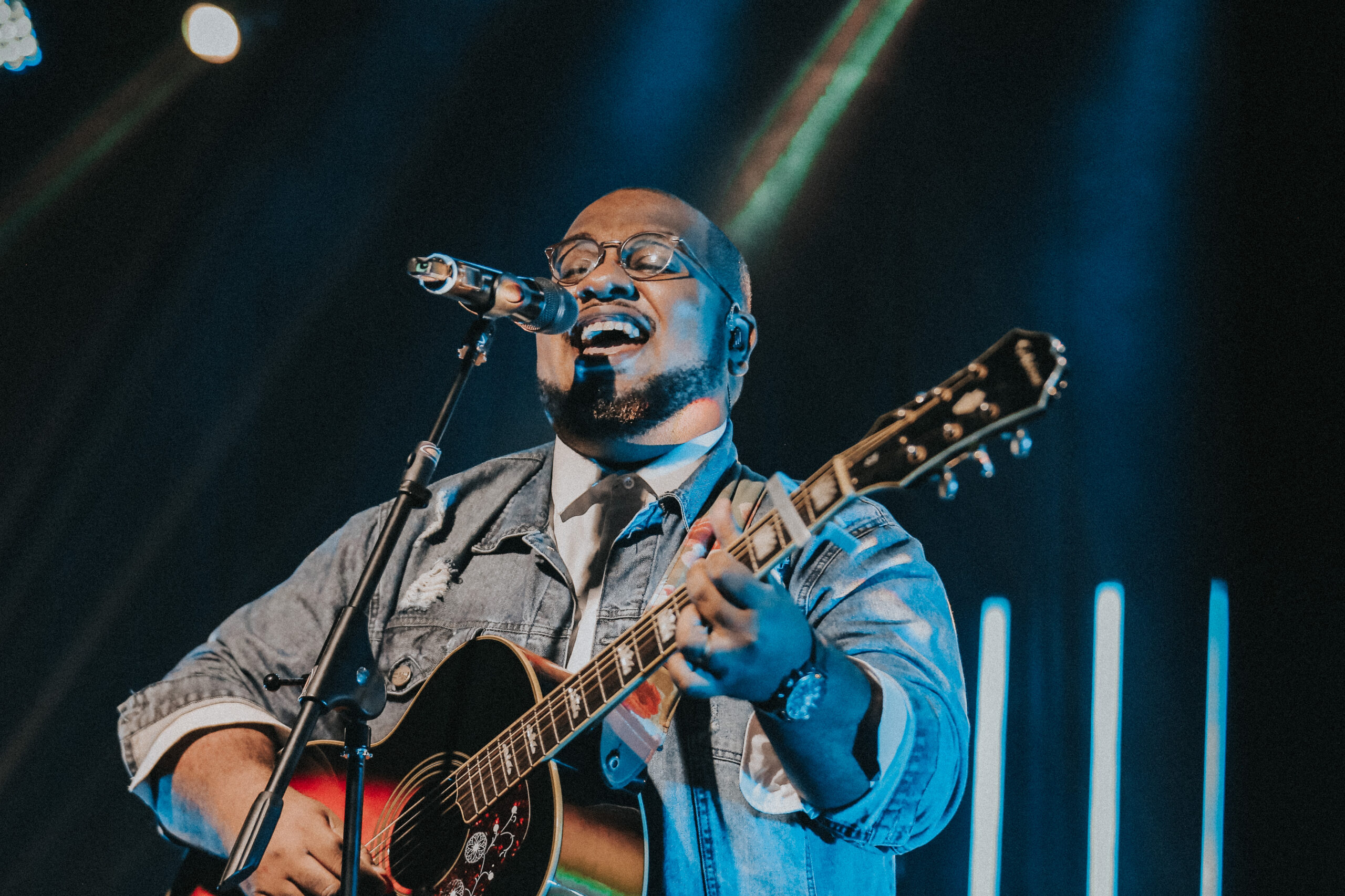 Lukão Carvalho lança a canção “Bálsamo” pela Celebrai Music
