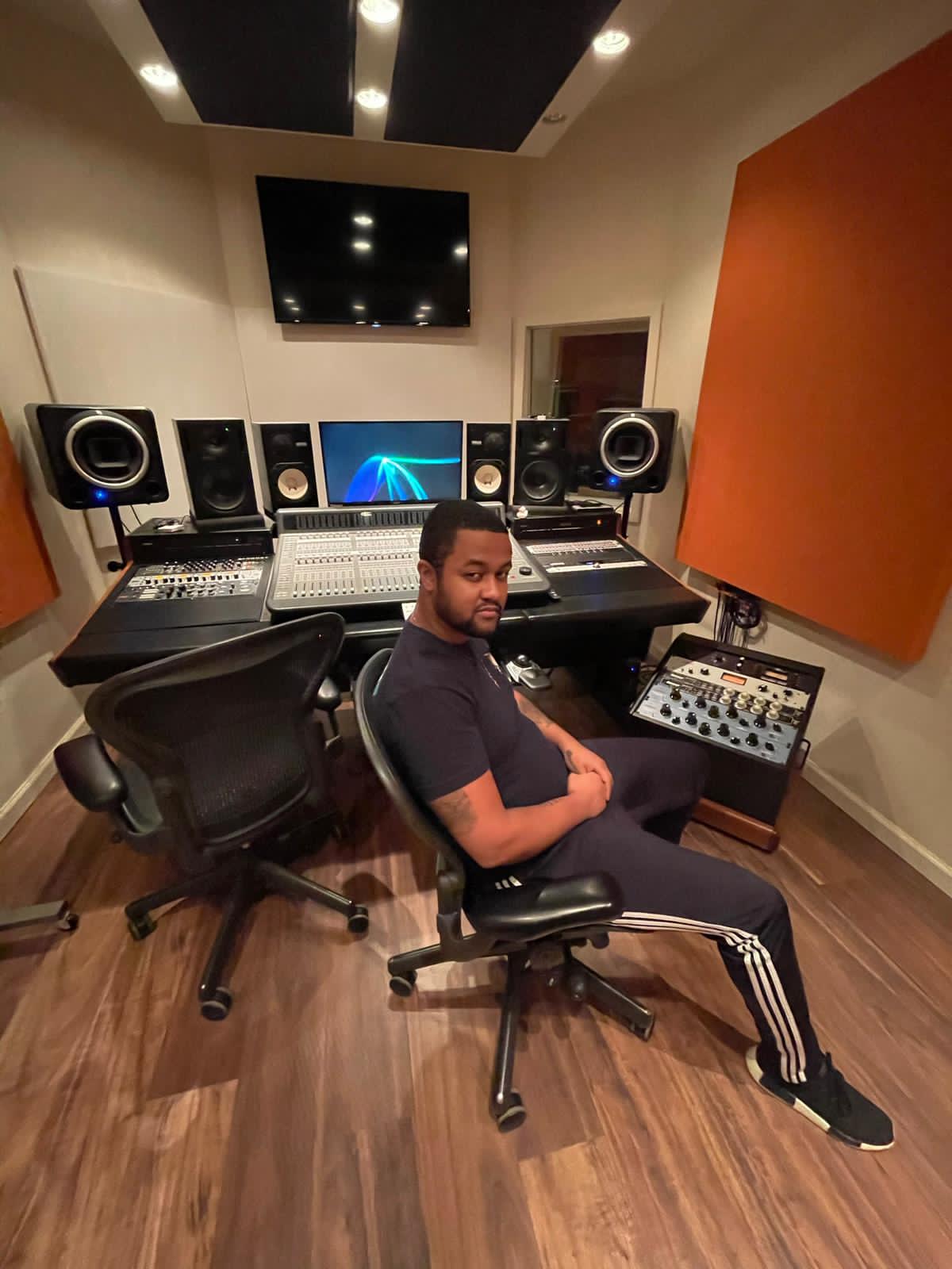 Rapper Game Over apresenta o single “Outro Mundo”