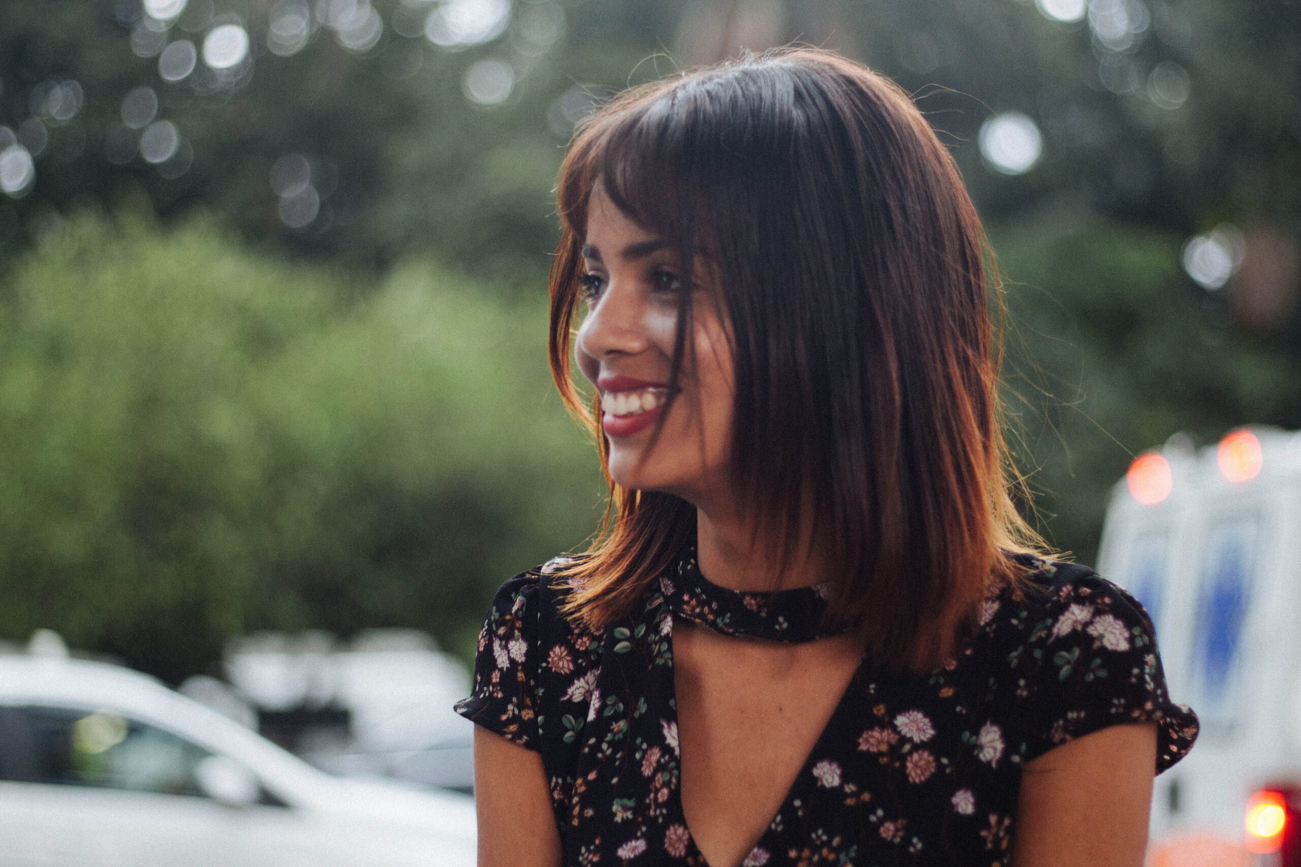 Débora Alezandro apresenta o single ‘A Alma Grita’