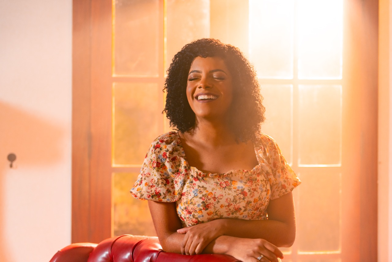 Kemilly Santos lança o álbum “Plano Original”, seu novo projeto pela Sony Music