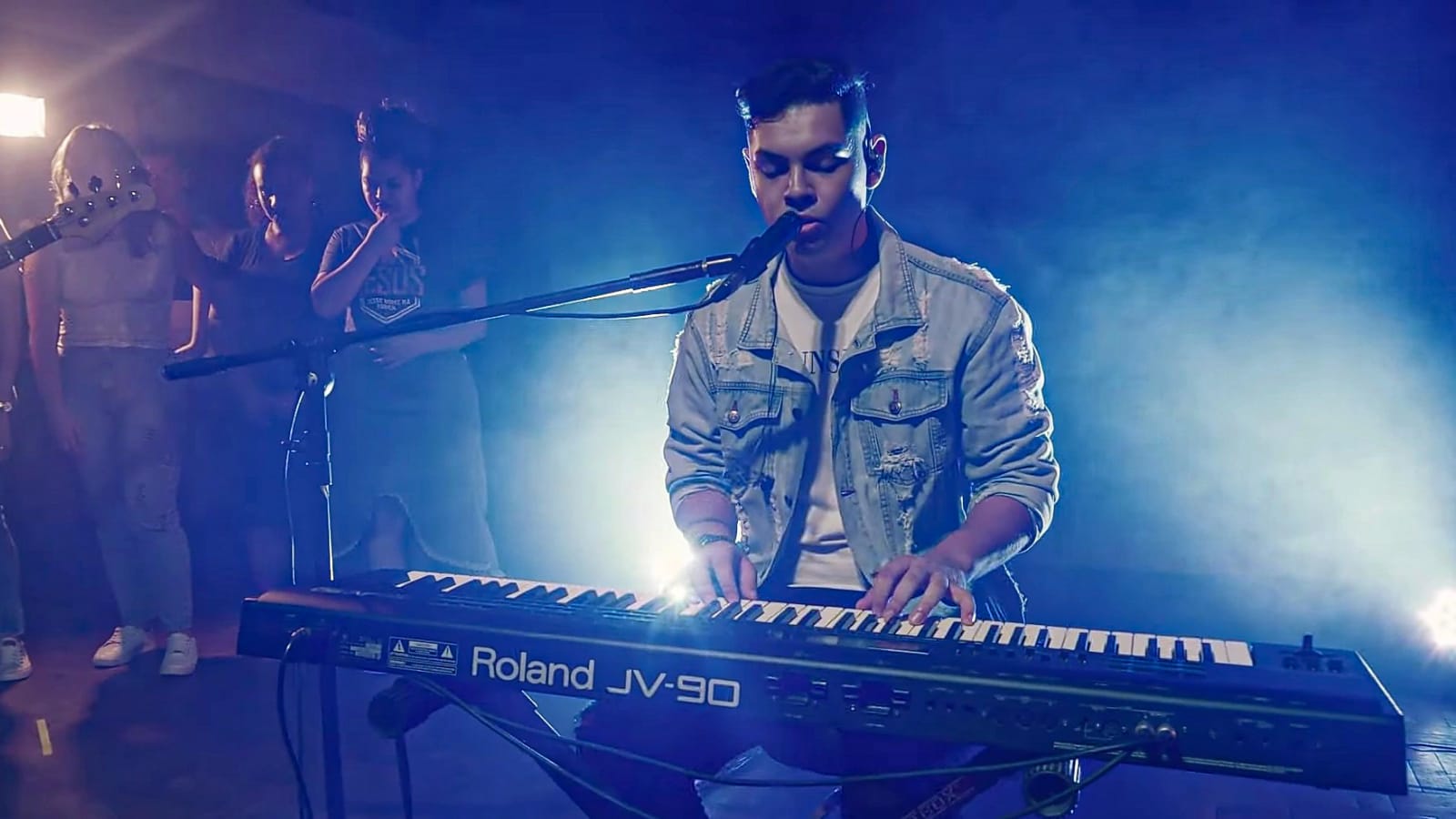 Marcos Silveira estreia no cenário gospel com a canção “Só a tua voz” pela Emunah Music