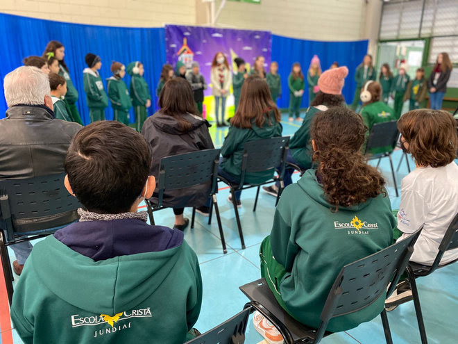 Alunos da Escola Cristã Jundiaí encantam comitê internacional durante visita 