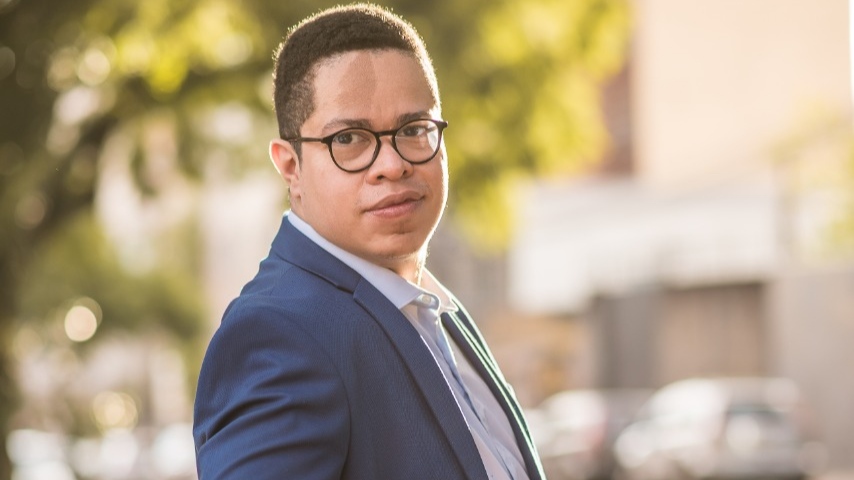 Willian Vieira regrava o single “Pensando na Cruz”, composição de Jader Santos