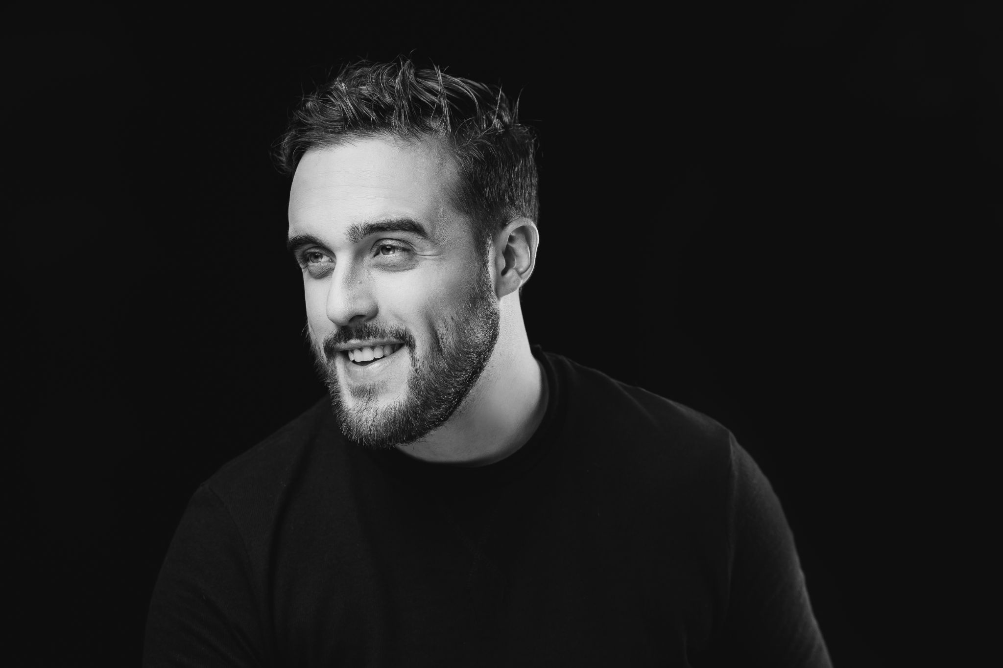 O sucesso Tantos Mares de Pedro Valença ganha versão ao vivo em lançamento da Gravadora Ventania