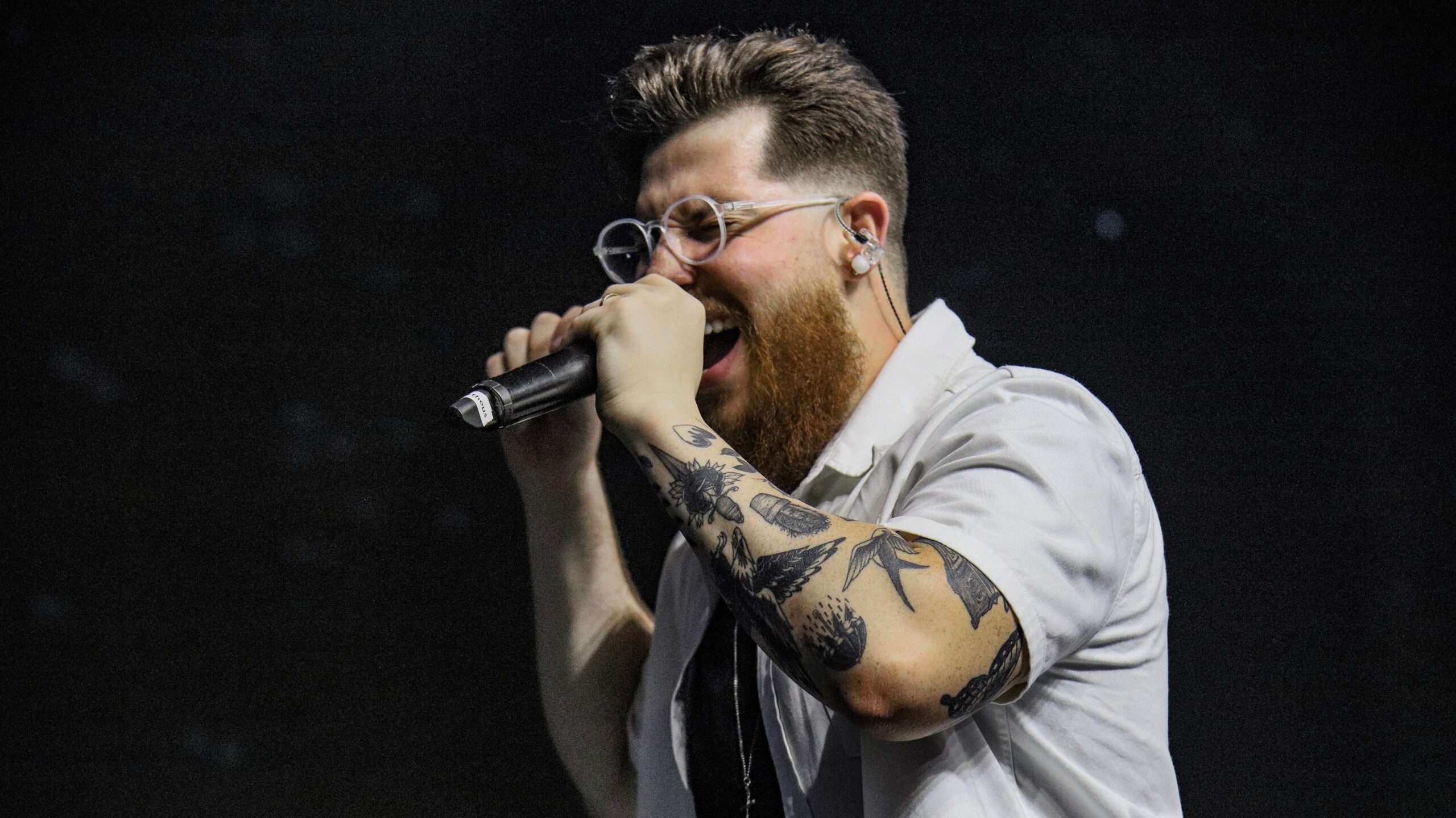 Mateus Brito lança o EP “Tua Presença Vale Mais” pelo Brasas Music