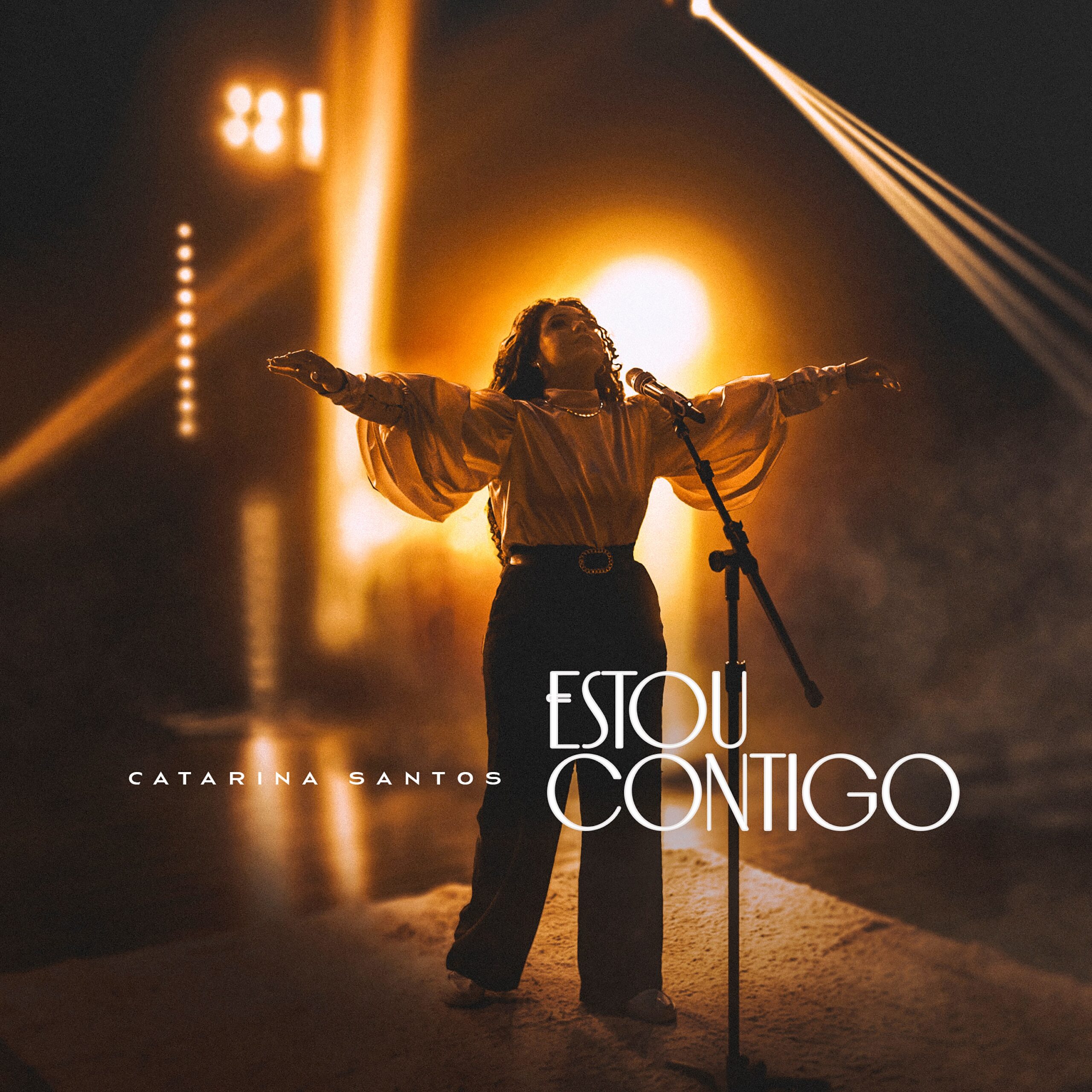 Catarina Santos lança novo single autoral “Estou Contigo” pela Graça Music