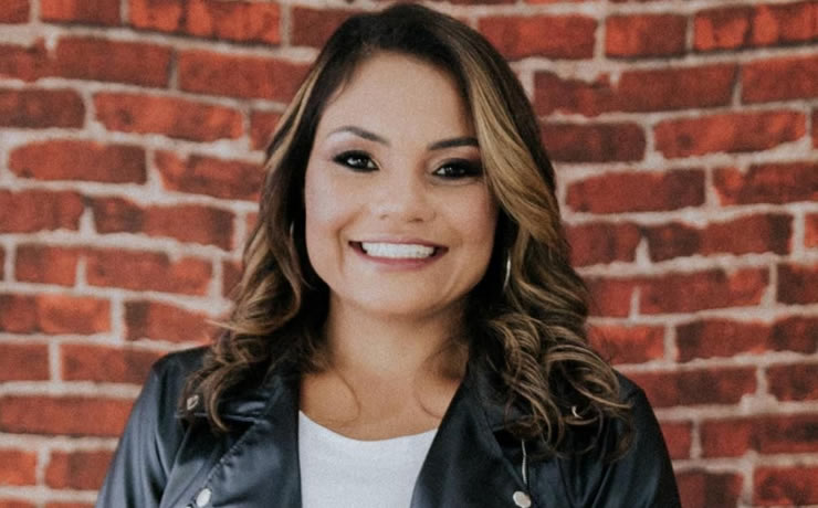 Erika Pinheiro reforça que Cristãos têm sua identidade em Cristo em “Sou Filho”, seu novo single