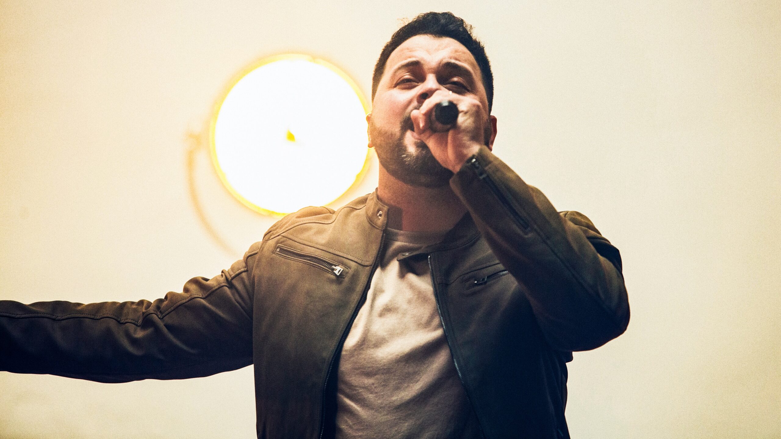 Klebson Kollins lança o EP “Impressionante”, gravado em Atlanta, nos Estados Unidos 