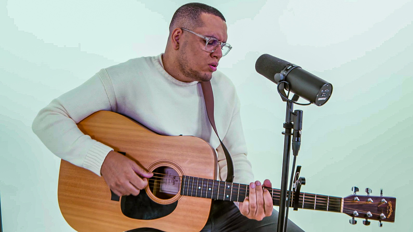 “Recomeçar” é novo single de Luccas Oliveira pela Graça Music