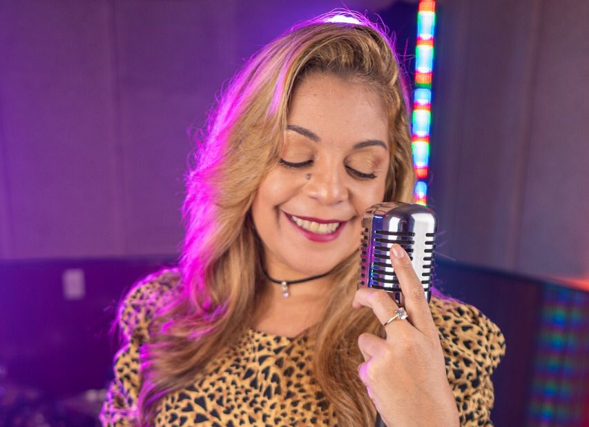 Cantora Daniella Karina conta como venceu batalhas espirituais em “Cicatrizes”, seu novo single