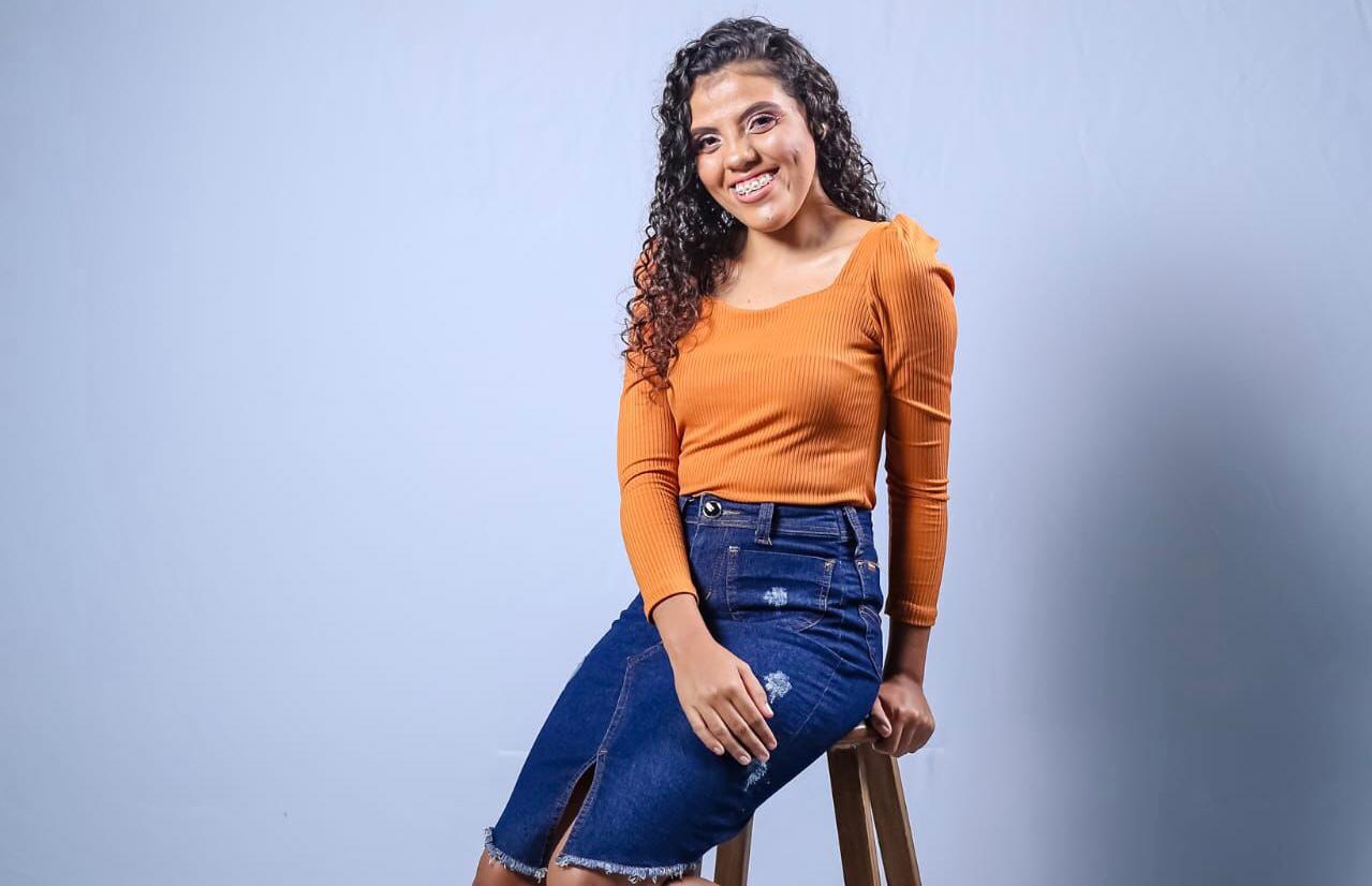 Cantora Léia Júlia lança “Fonte Inesgotável”, single que escreveu após forte experiência sobrenatural