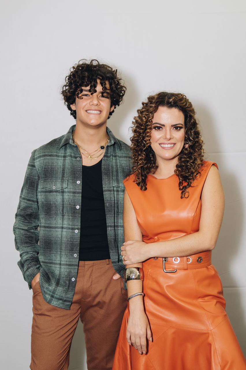 Isaque Valadão Bessa segue os passos de sua mãe, Ana Paula Valadão, na carreira musical e já estreia com canção autoral