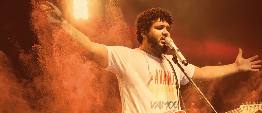 Israel Salazar ESTREIA O CLIPE DE “TUA PRESENÇA”, CANÇÃO DO RECÉM-LANÇADO Álbum “ao orar 2”