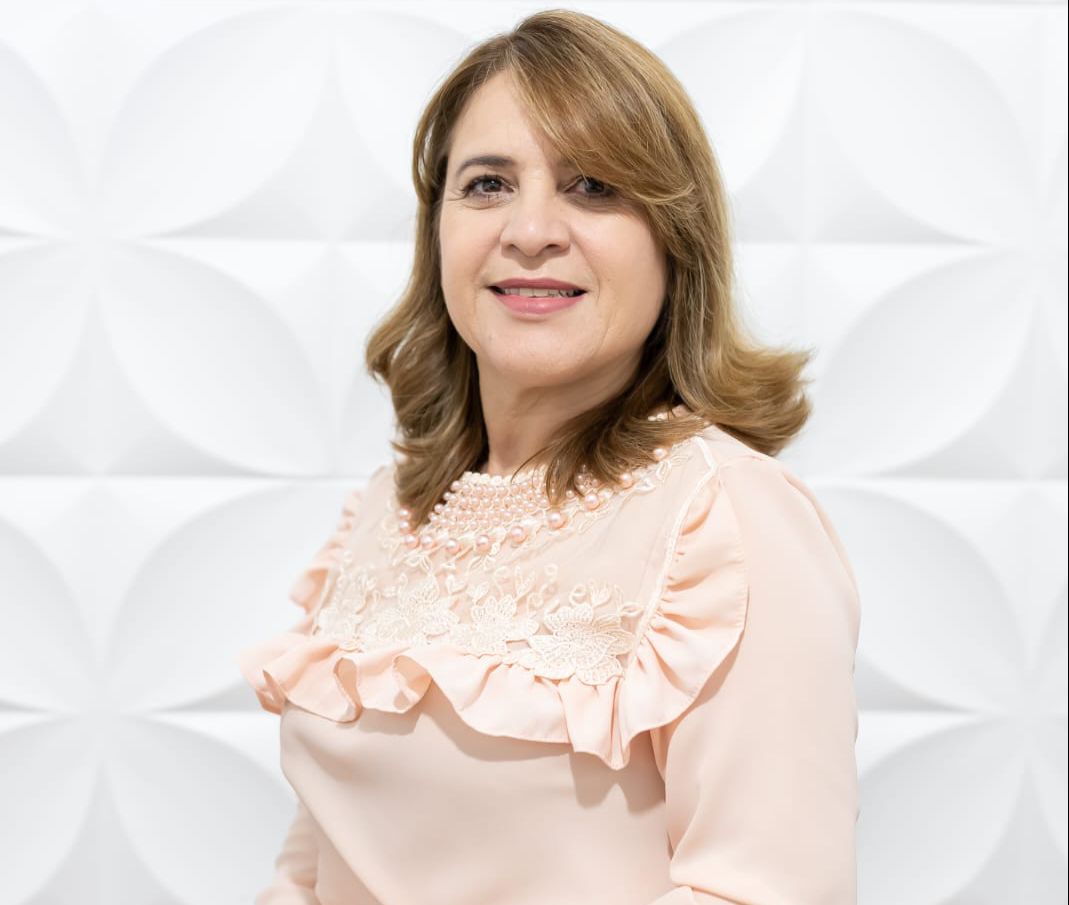 “Que Amor é Esse”, single de Elaine Brasileiro, chega para acalmar corações atribulados