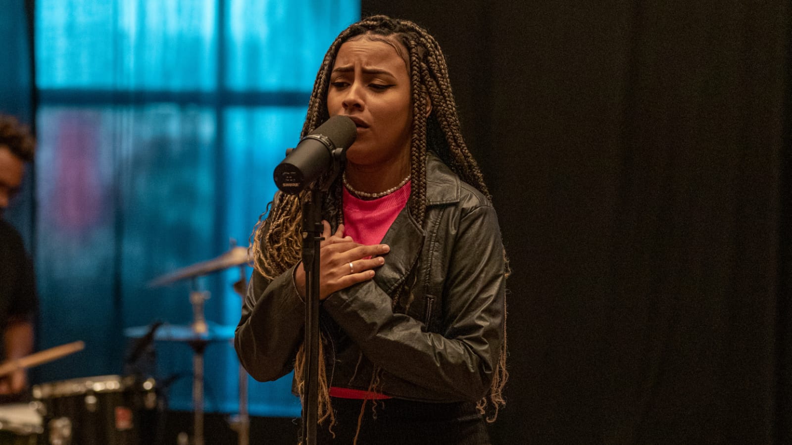 Raquel Santos estreia na Graça Music com a canção “És Meu Tudo”
