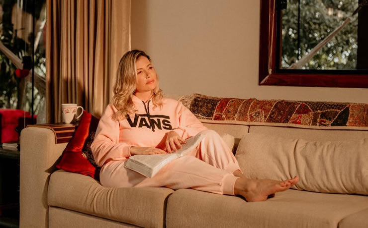 Cantora Elionora Chaves anuncia o single “Tão Ela” e reafirma a real identidade feminina