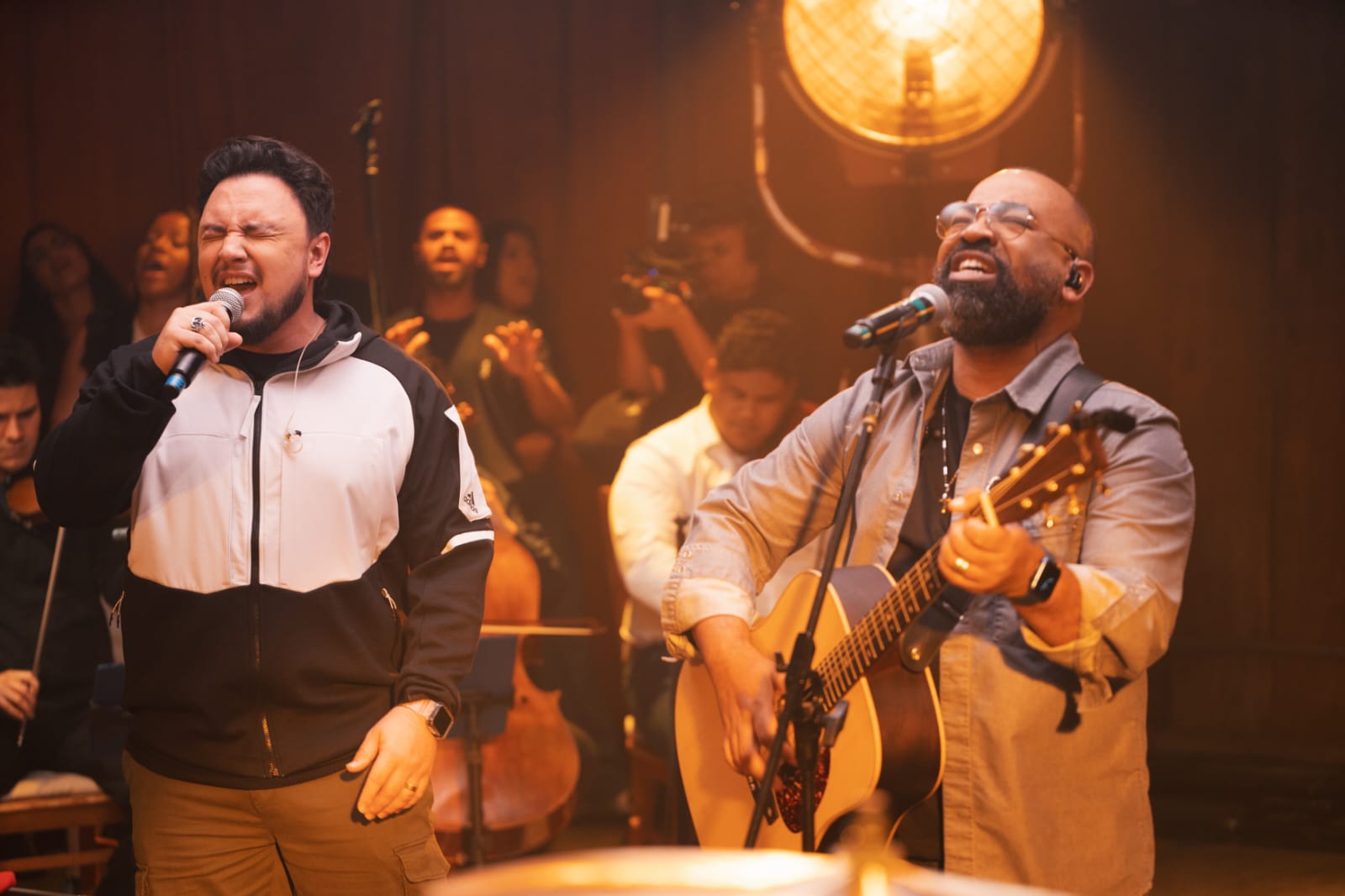 Trazendo a Arca, collab Theo Rubia, e a canção inédita “Meu Maior Desejo”