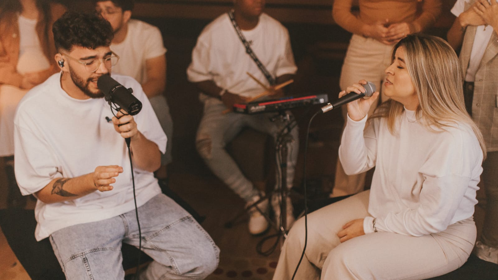 Gabriell Júnior lança a releitura de “Renova-me” com Carol Braga