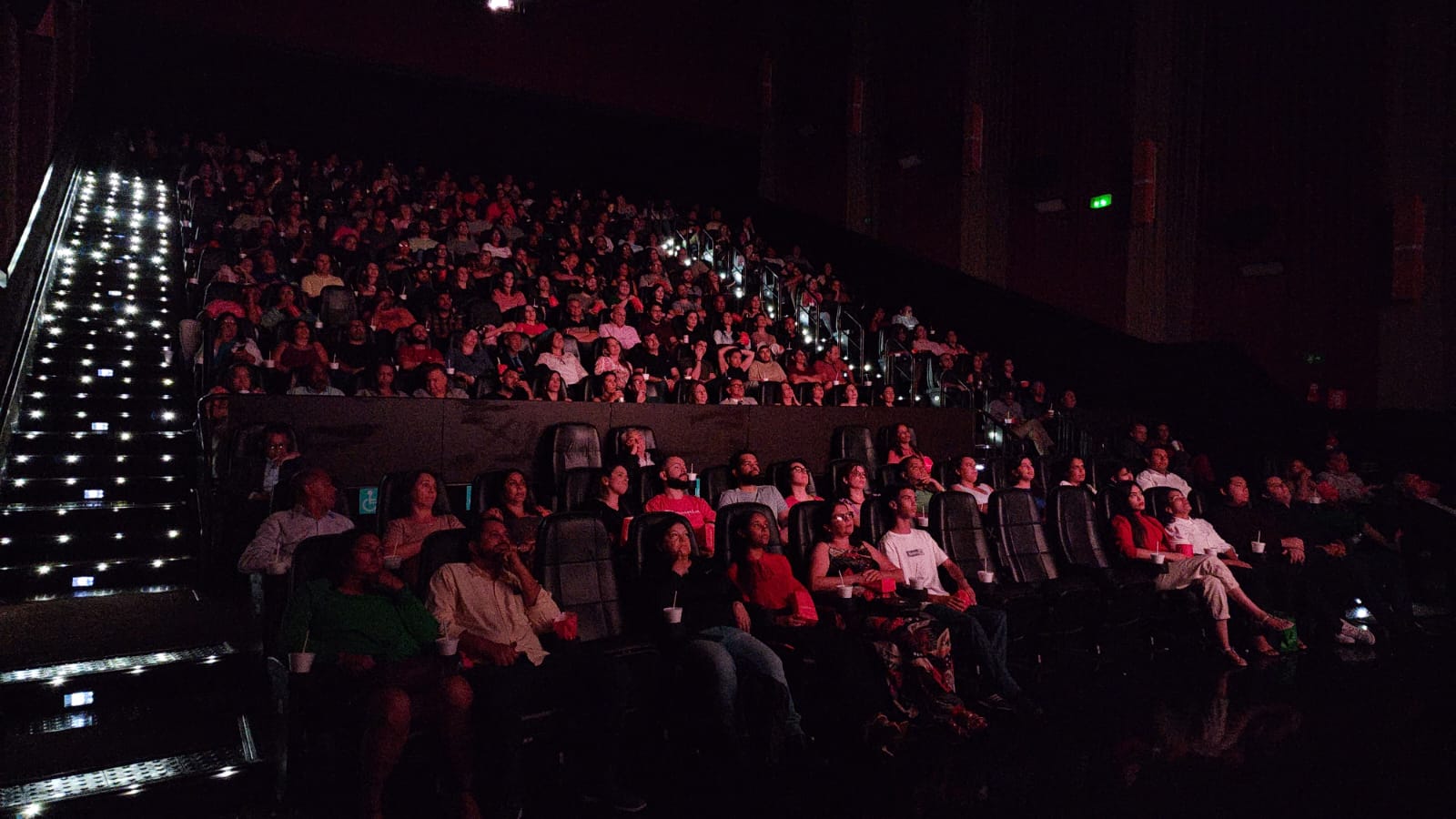Maratona de pré-estreias do filme “Deixados Para Trás – O Início do Fim” reúne mais de 6 mil convidados nos cinemas