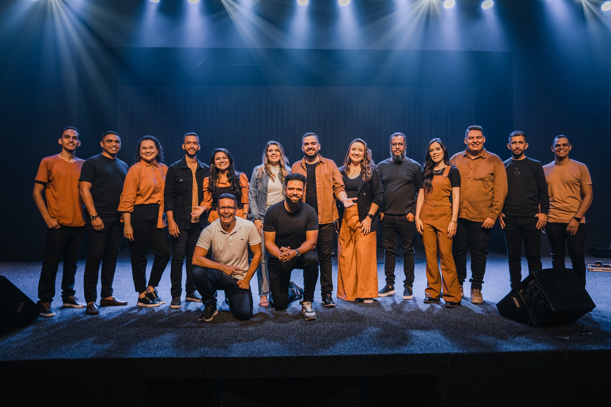 O Ministério musical C2 Worship estreia com a canção “A mão de Deus”, tornando possível o impossível