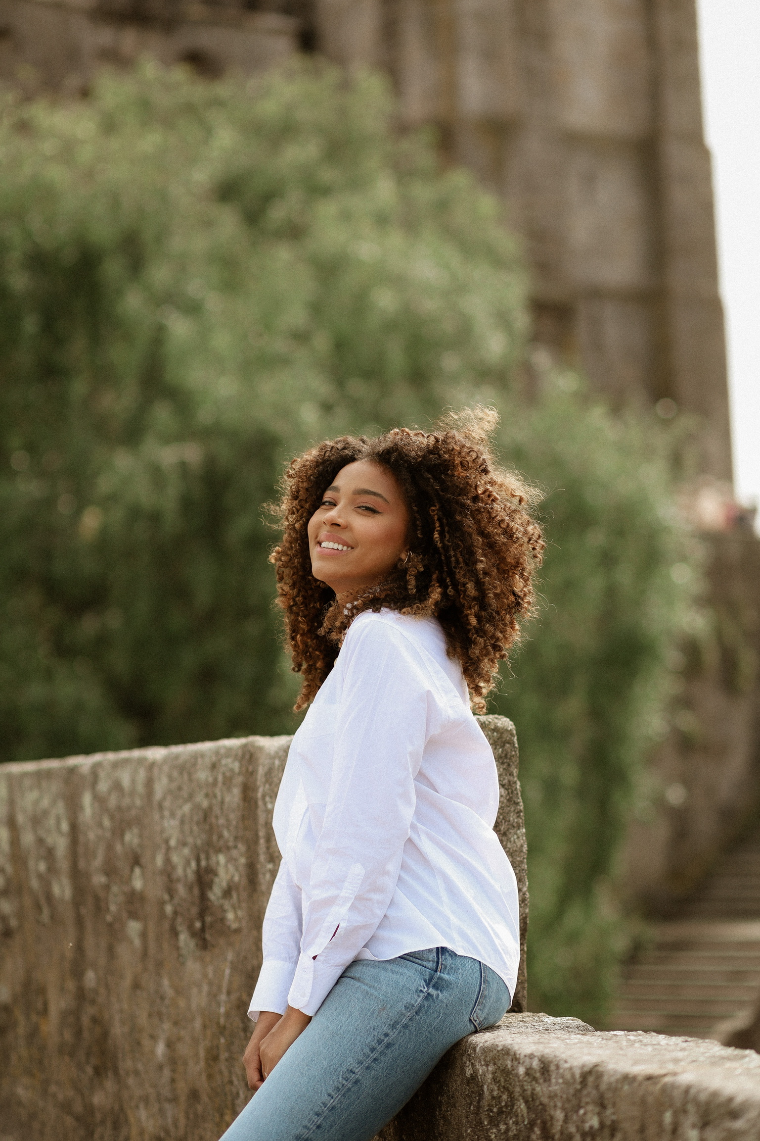 Gabriela Gomes apresenta seu novo single e vídeo, “Obra-Prima”