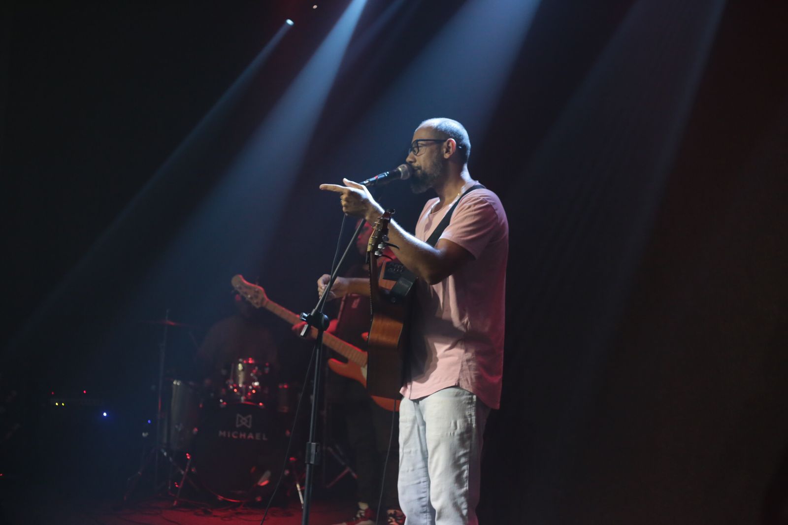 Ian Douglas grava seu primeiro DVD “Tu És Bom” em Santa Luzia-MG