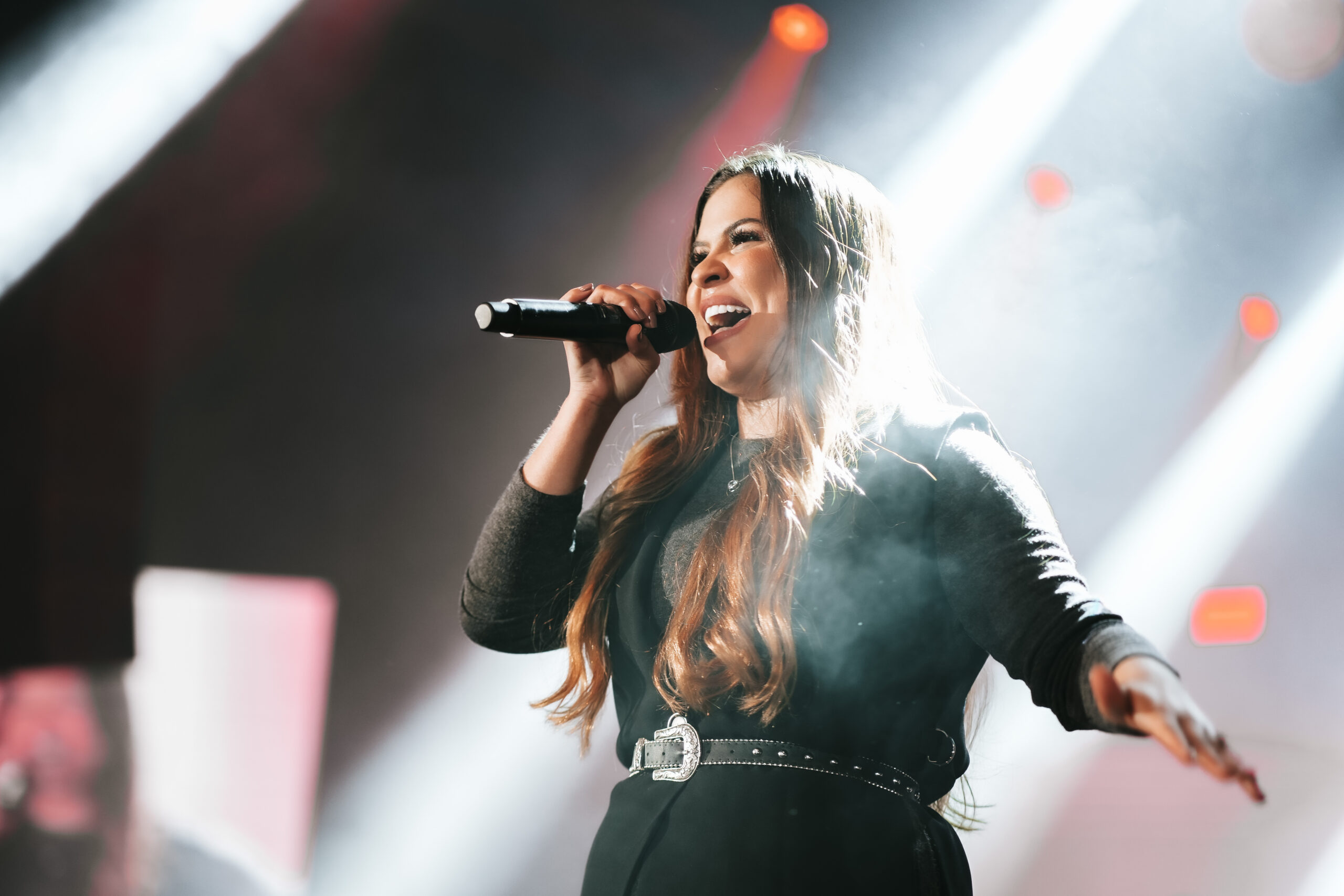 Valesca Mayssa lança primeira canção do EP ao vivo, “Eis-me aqui”
