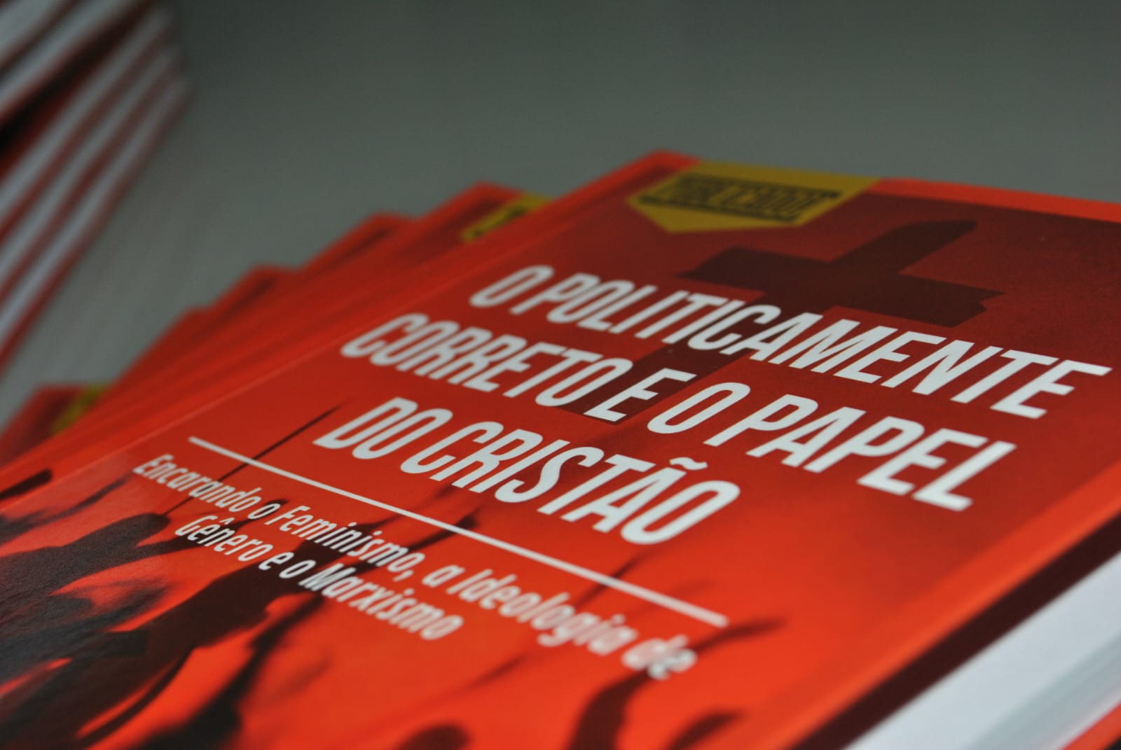 Livro “O Politicamente Correto e o Papel do Cristão” aborda temas polêmicos como Feminismo e Ideologia de Gênero 