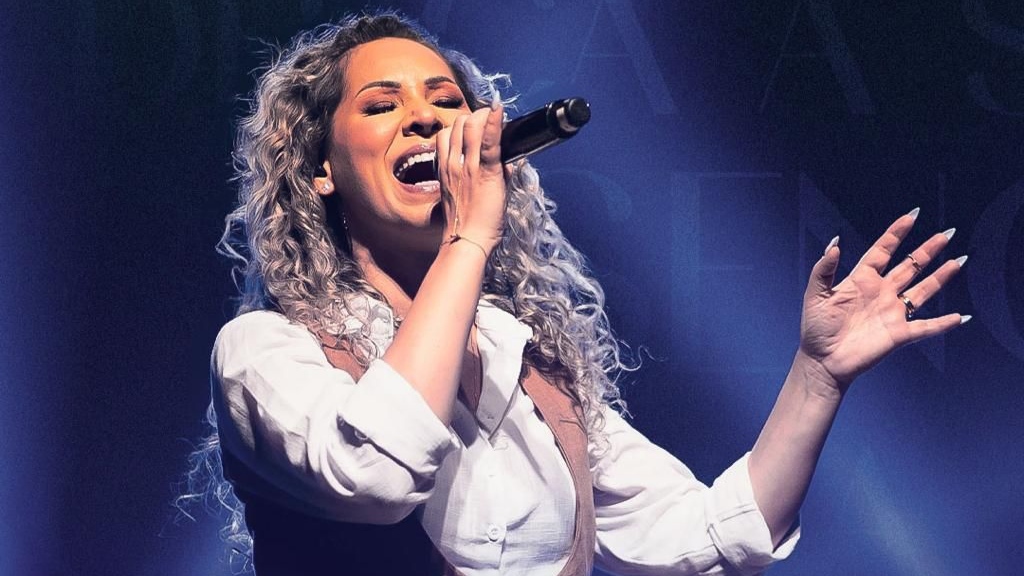 Érica Oliveira canta “Desça Tua Presença”, louvor é a primeira faixa de seu DVD 