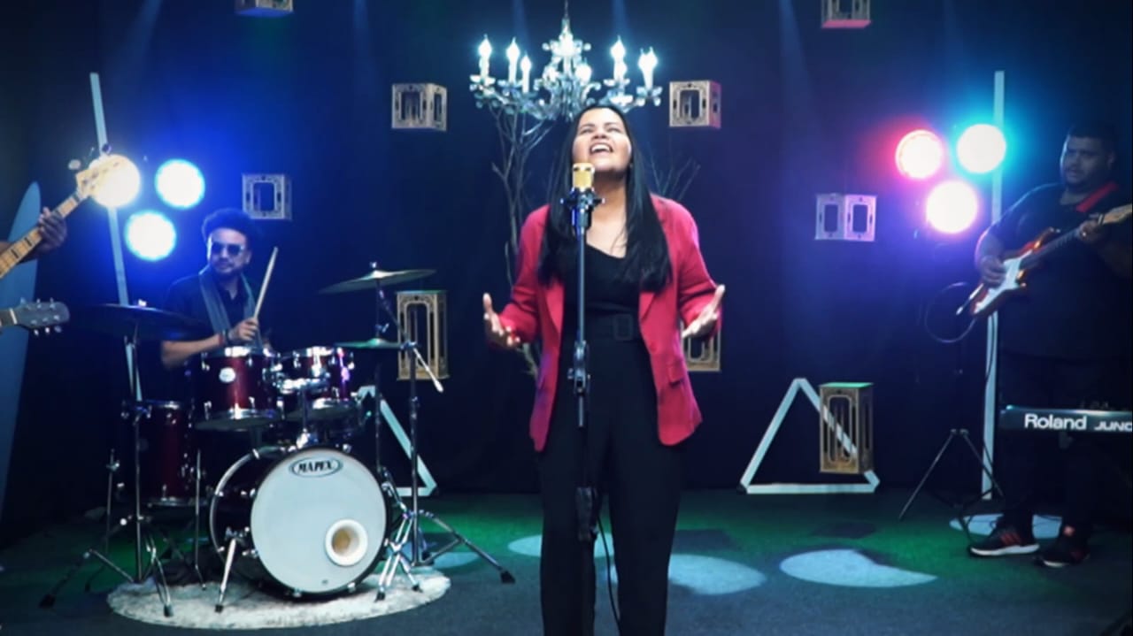 Cantora Vânia Zancanaro se prepara para lançar novo single em 2023