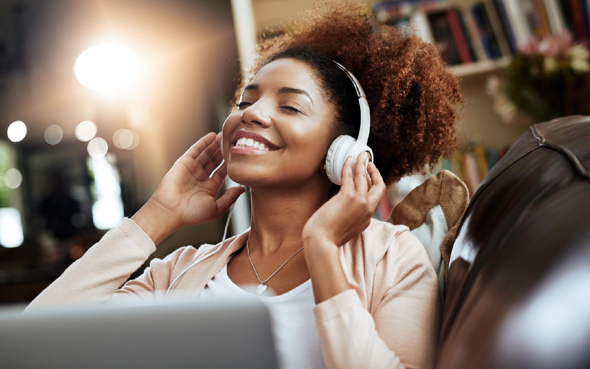 FLY 99 FM: A nova rádio gospel da Baixada Santista que chegou com tudo