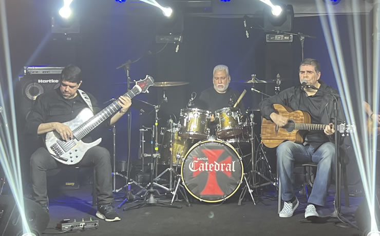 A banda Catedral reuniu fãs em live pocket show ao vivo em São Paulo